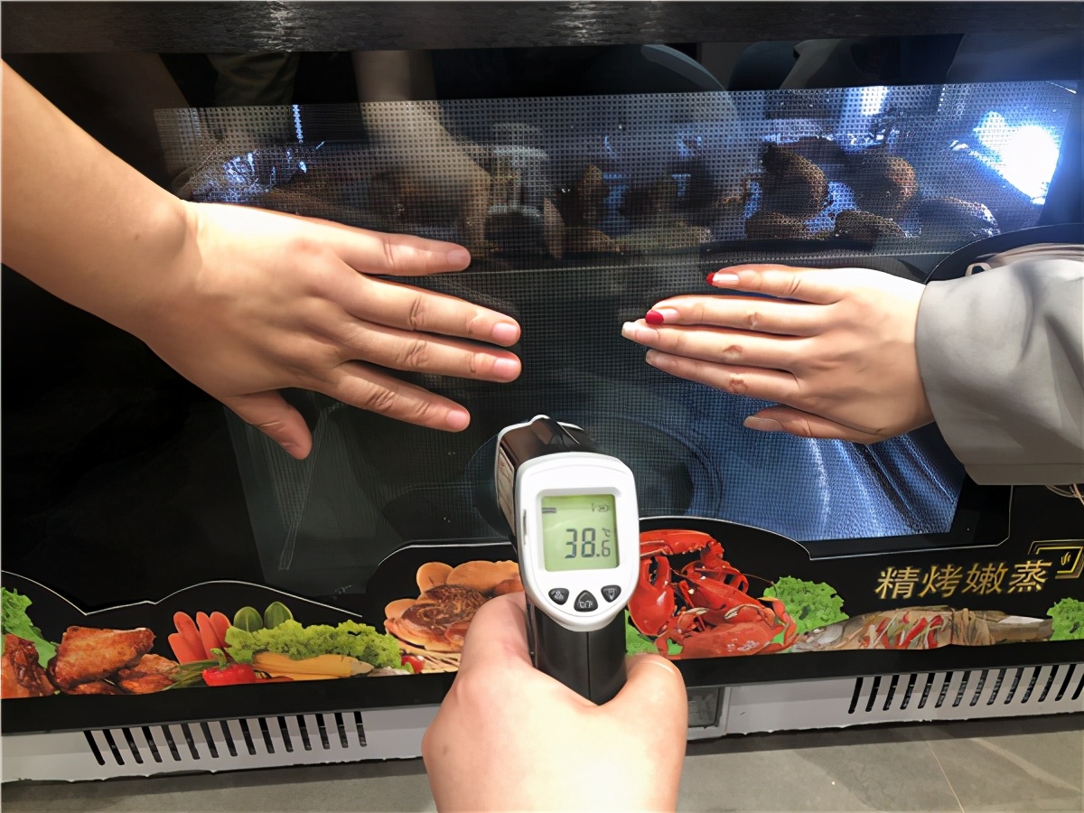 名气集成灶FT12A测评：以一敌八，做厨房中的猛将