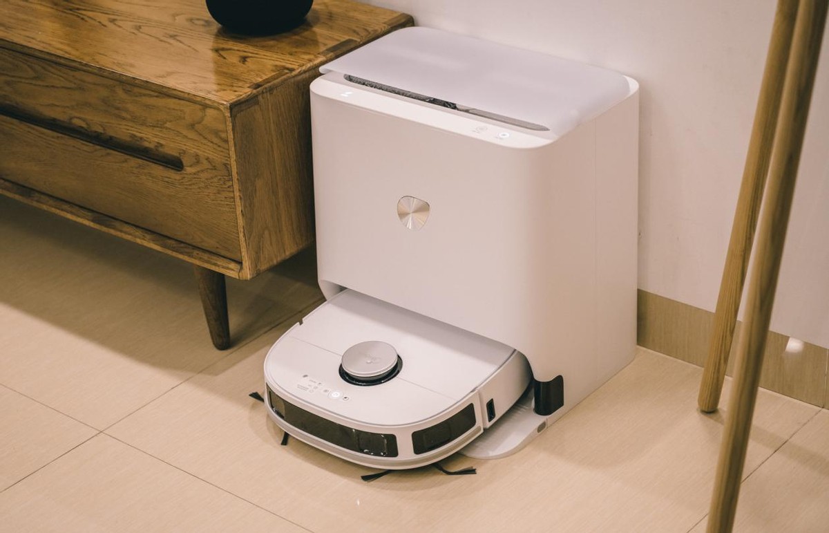 扫拖洗烘，一步到位：美的智能扫拖机器人W11体验