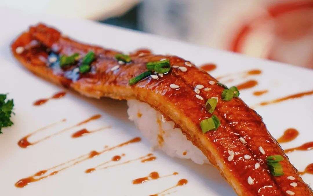 曾经高贵的日本料理，开始变得卑微了吗？