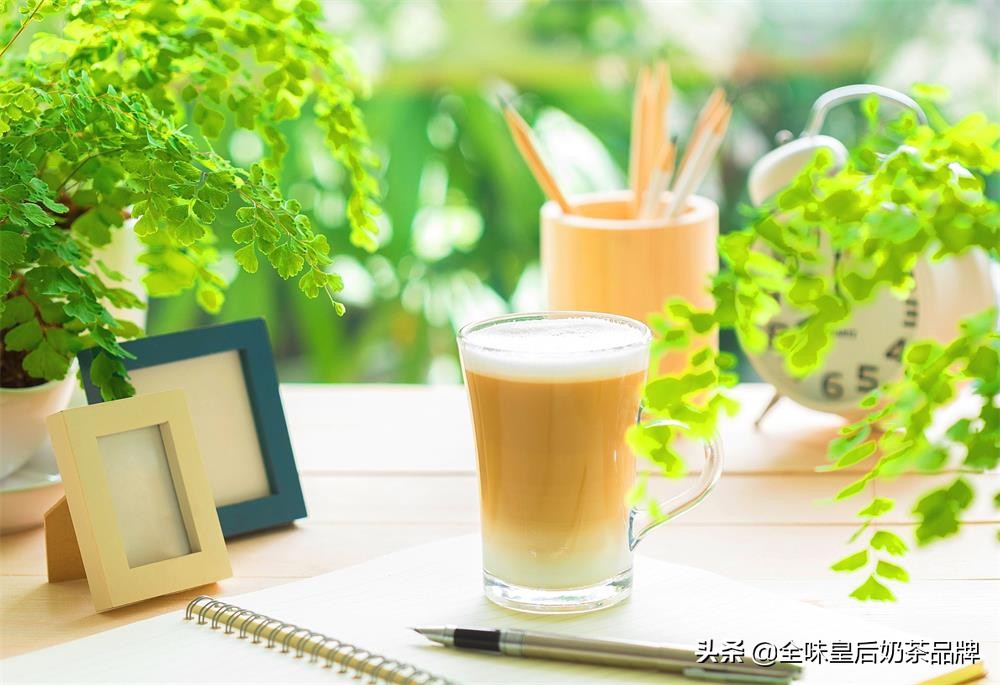 加盟奶茶店需要多少钱？在县城开奶茶加盟店好不好？