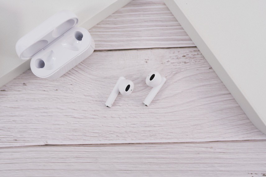 荣耀亲选Earbuds X2上手体验：半入耳很舒服