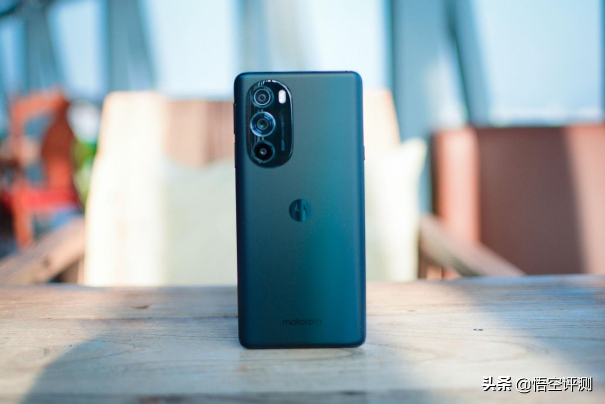 摩托罗拉egde X30深度评测：或是最便宜骁龙8旗舰手机，真的值吗？