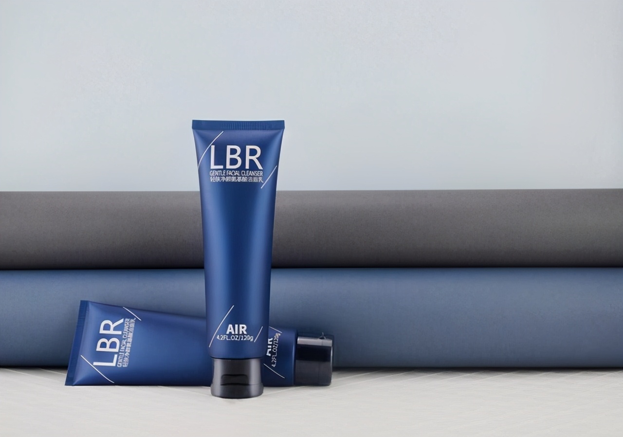 洗面奶推荐：这些洗面奶温和控油，有效去除污垢、平衡肌肤油脂