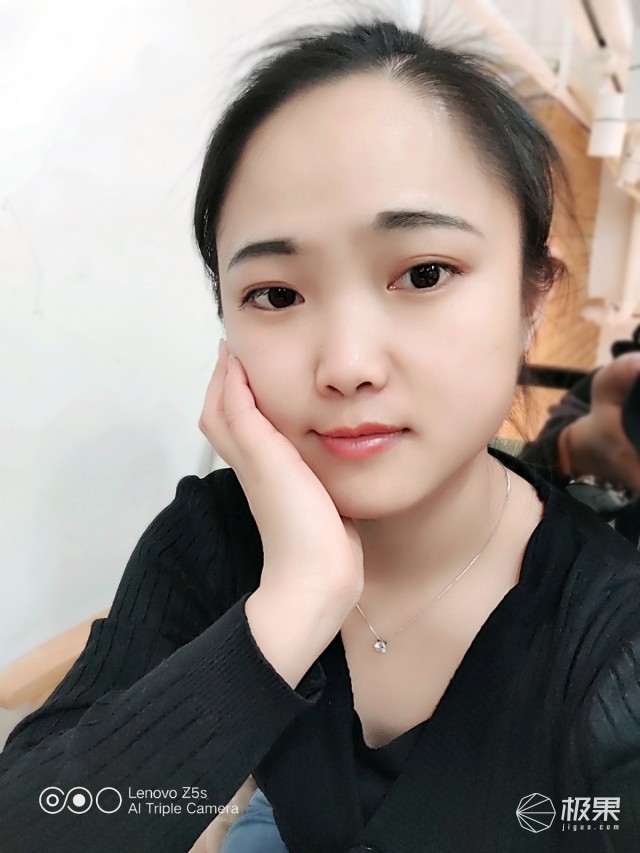 联想Z5s全面屏体验：三摄加持拍照很强，性价比十足！