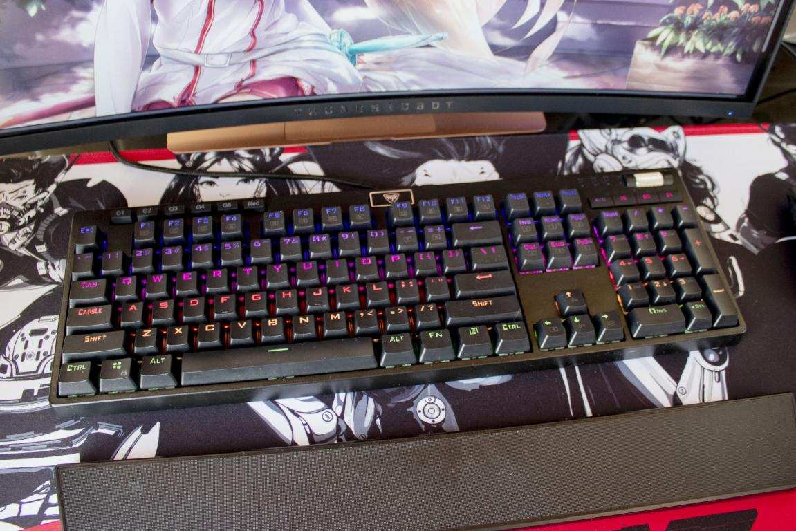 超频三GI801 RGB机械键盘：可换轴，6组自定义宏录制