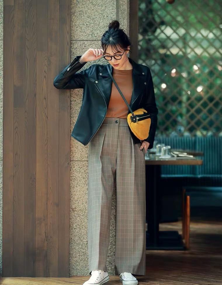 初春来一双“匡威鞋”，适合多种场合和风格，搭裙子裤子都好看