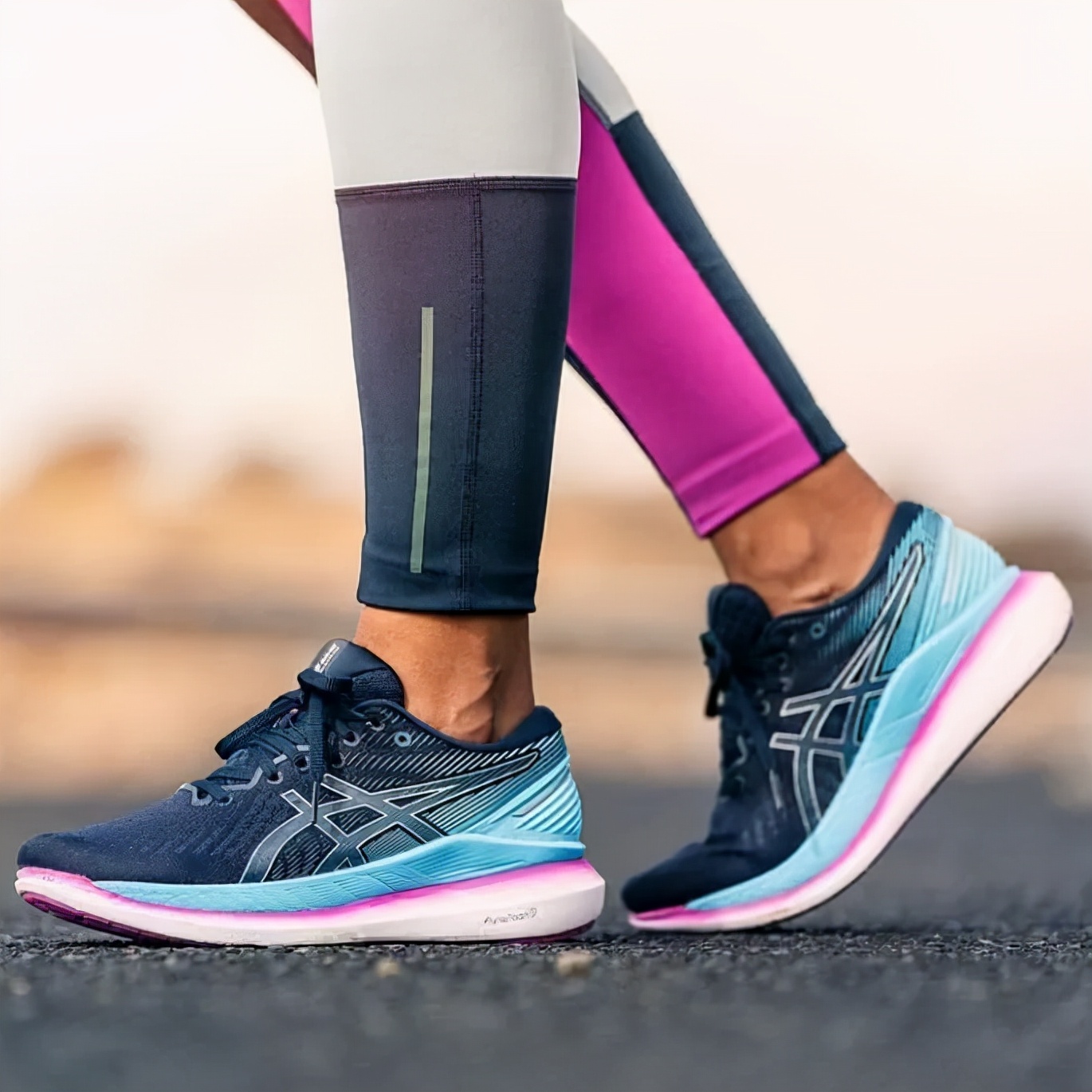 行走的中流砥柱！一篇教你ASICS跑鞋怎么选