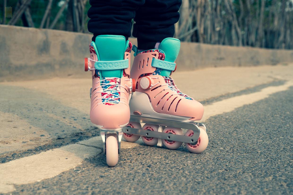酷骑更适合小朋友的轮滑鞋，畅快玩耍更安全