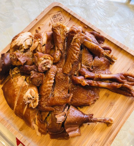 郑州最有名的“叫花鸡”，一个本土的品牌，凭什么火了22年