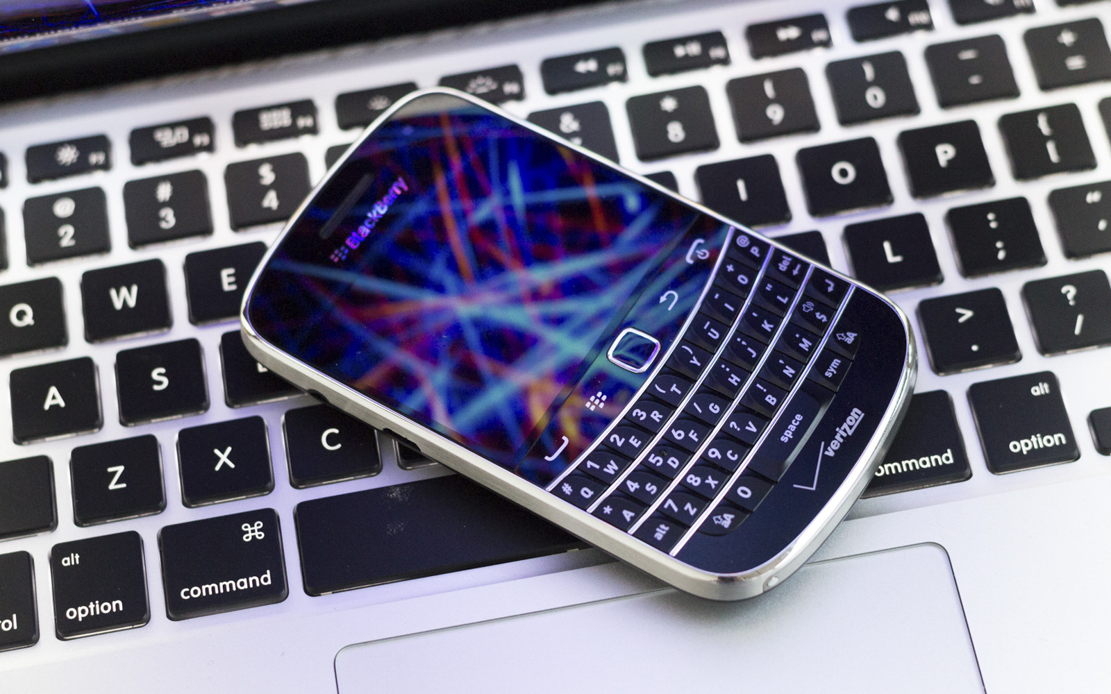 黑莓手机热门机型展示介绍（KEY2, PASSPORT, Q20...）