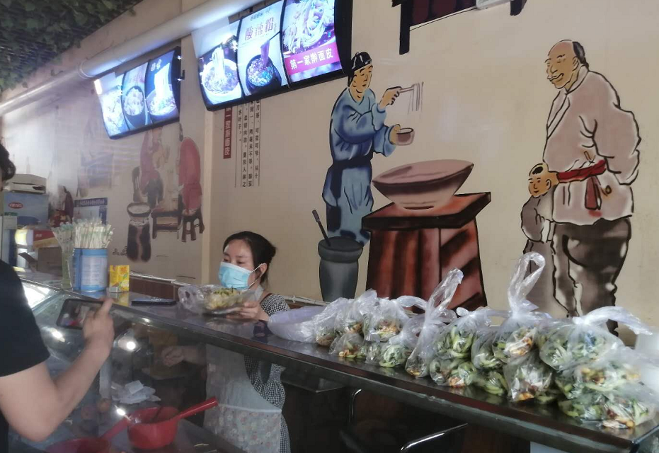 台儿庄“第一家”擀面皮到底与众不同在哪？