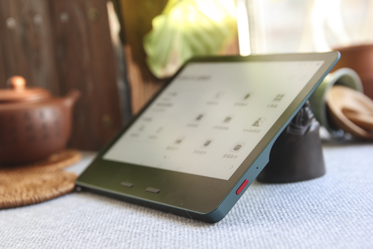 小米生态链推出“侧握式平板”，7英寸屏幕金属机身，重量仅216g