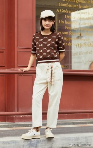 女士牛仔裤十大品牌，直筒牛仔裤，修身牛仔裤，牛仔裤什么品牌好