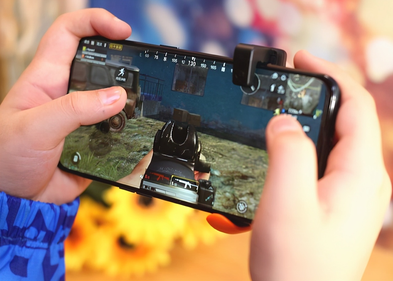 单击变连发，莱仕达PXN-P1手游连点器助力吃鸡