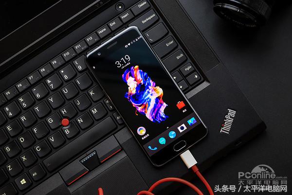 一加5评测：8GB运存性能怪兽，还有双摄加持