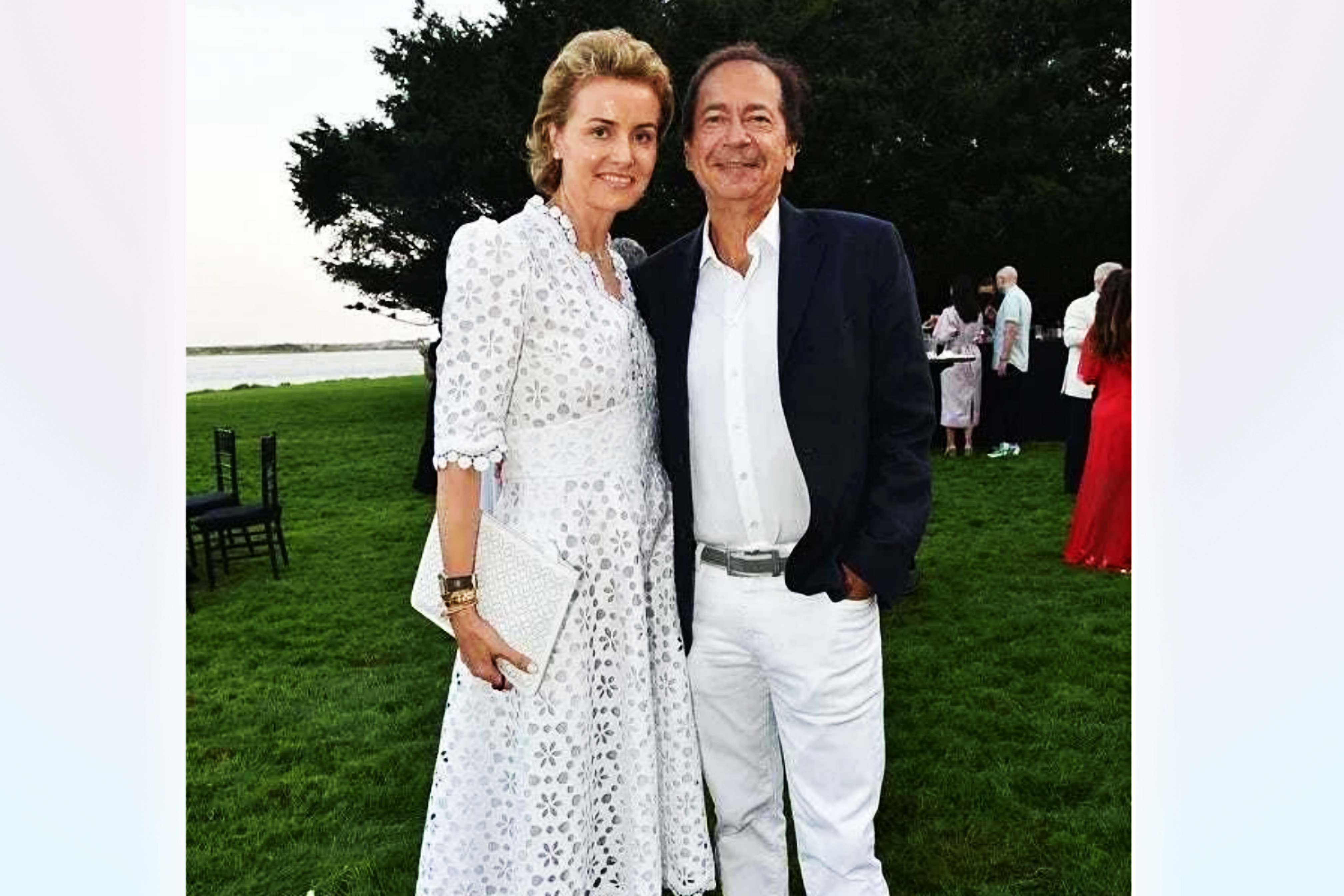 女网红蛊惑65岁亿万富豪，导致对方抛妻弃子，一时的快乐值吗？