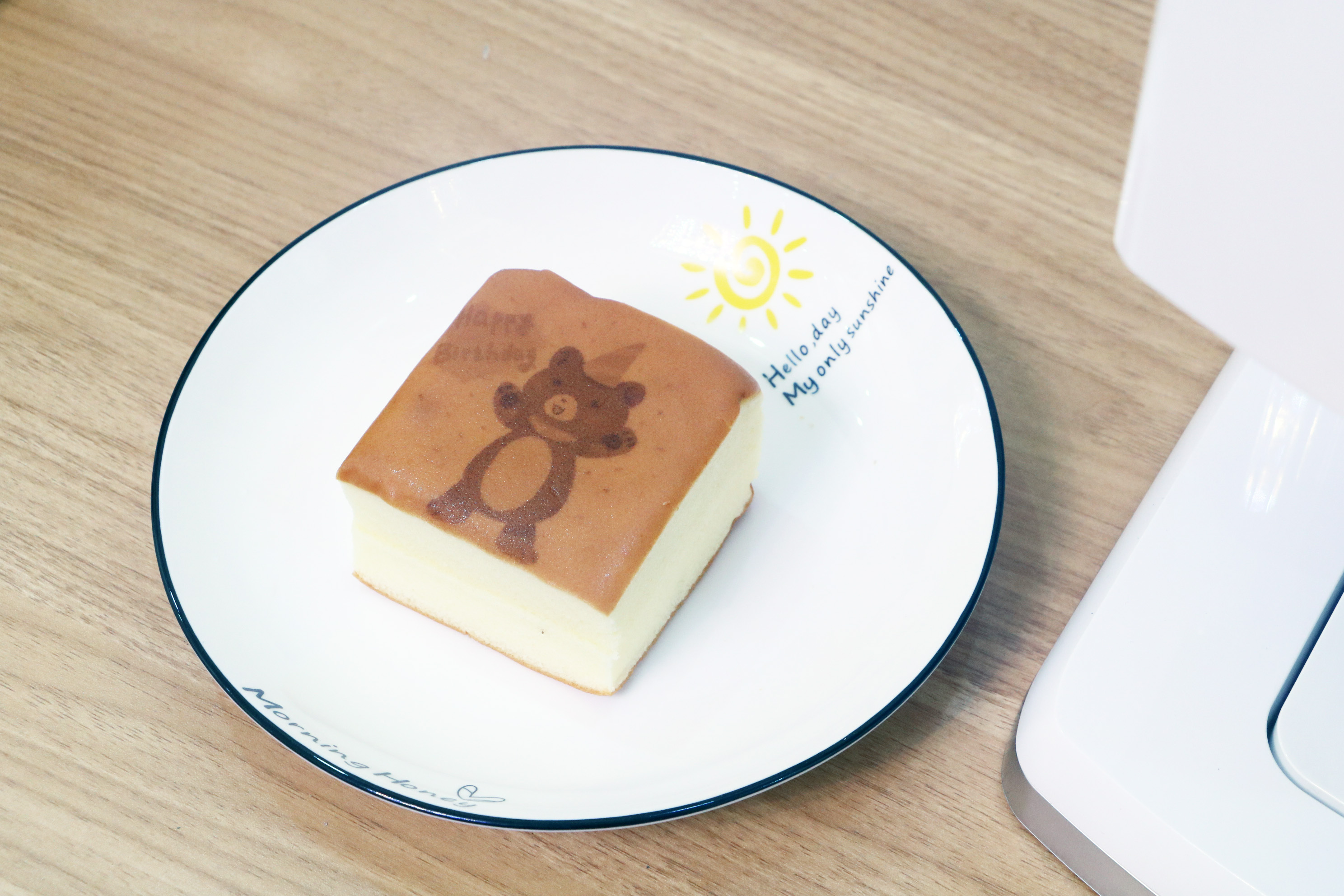 将爱印在美食上，映美拉花打印机让你大胆说出爱，传递真情与感动