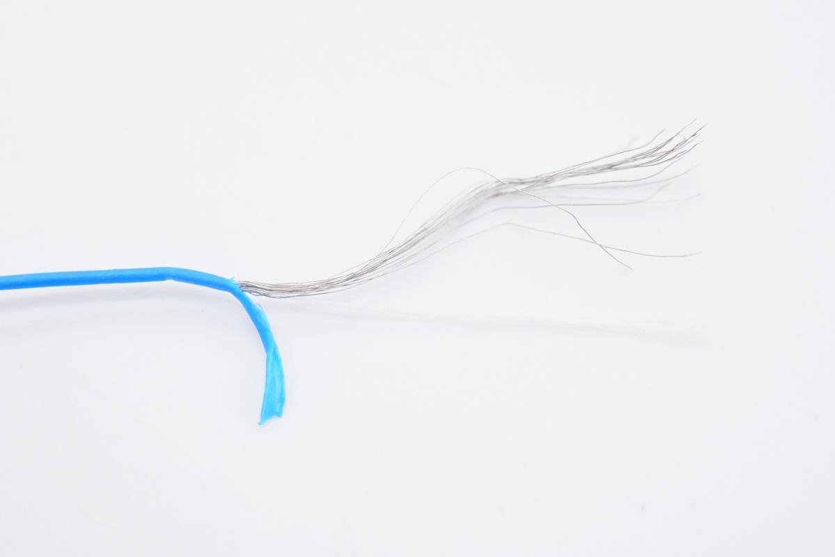 既支持100W PD快充又支持120W私有快充，小米新款超级快充CC线拆解