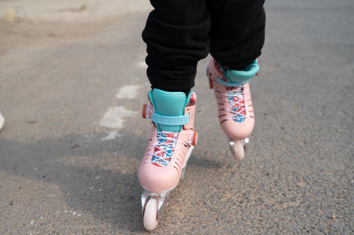 酷骑更适合小朋友的轮滑鞋，畅快玩耍更安全