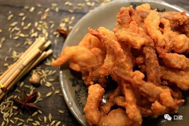 成都的夜生活，是由这涮在红油锅底的一根根签签串起来的！