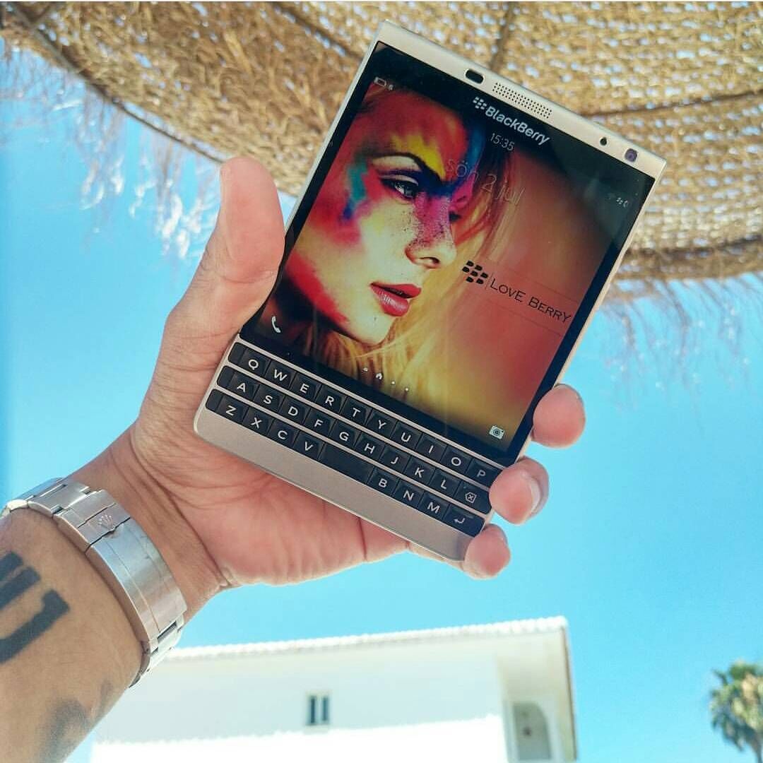 黑莓手机热门机型展示介绍（KEY2, PASSPORT, Q20...）