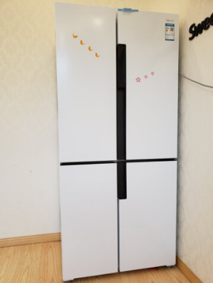 华凌冰箱体验：十字对开门大容量，一次囤满一周食材