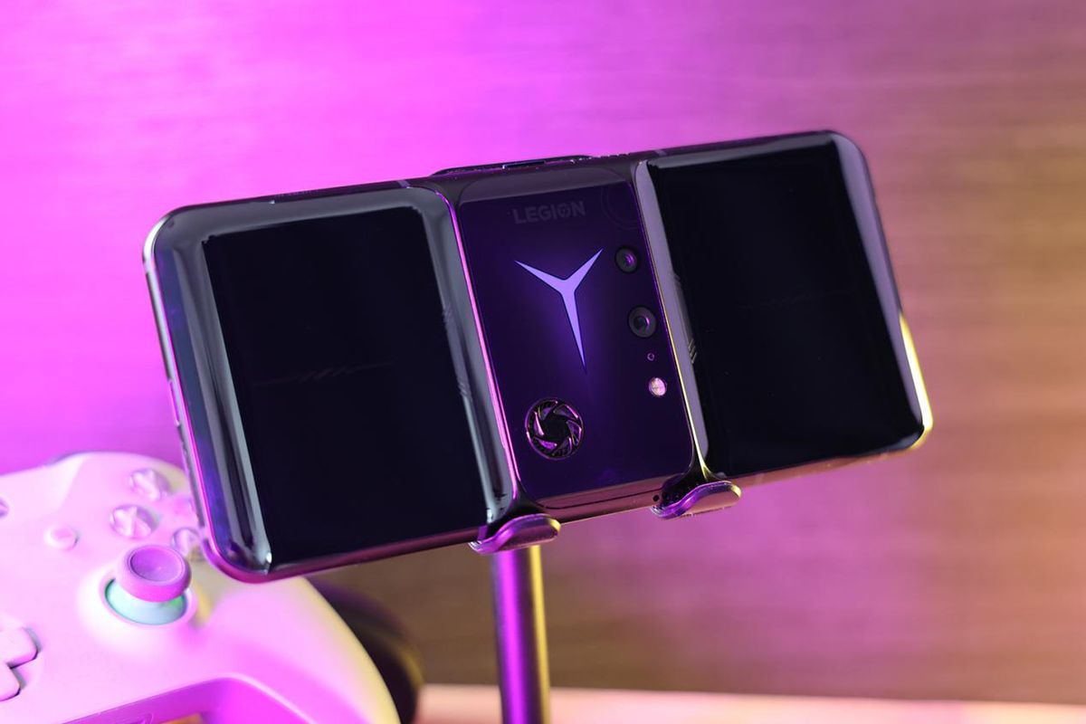 联想拯救者Y90电竞手机真机亮相，散热能力强，不愧是王者出击