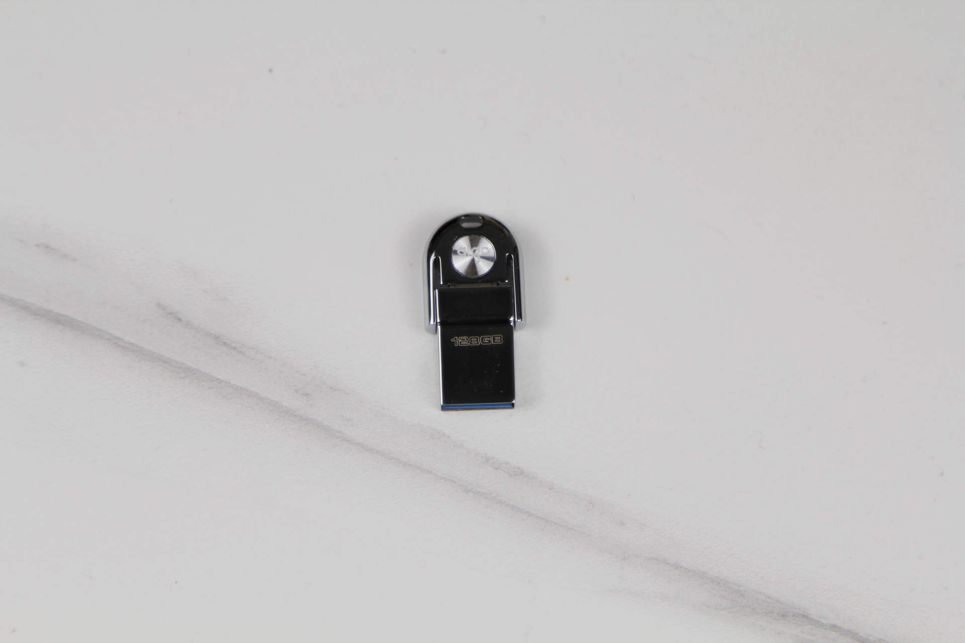 用手机U盘备份或导出手机文件，还能扩容