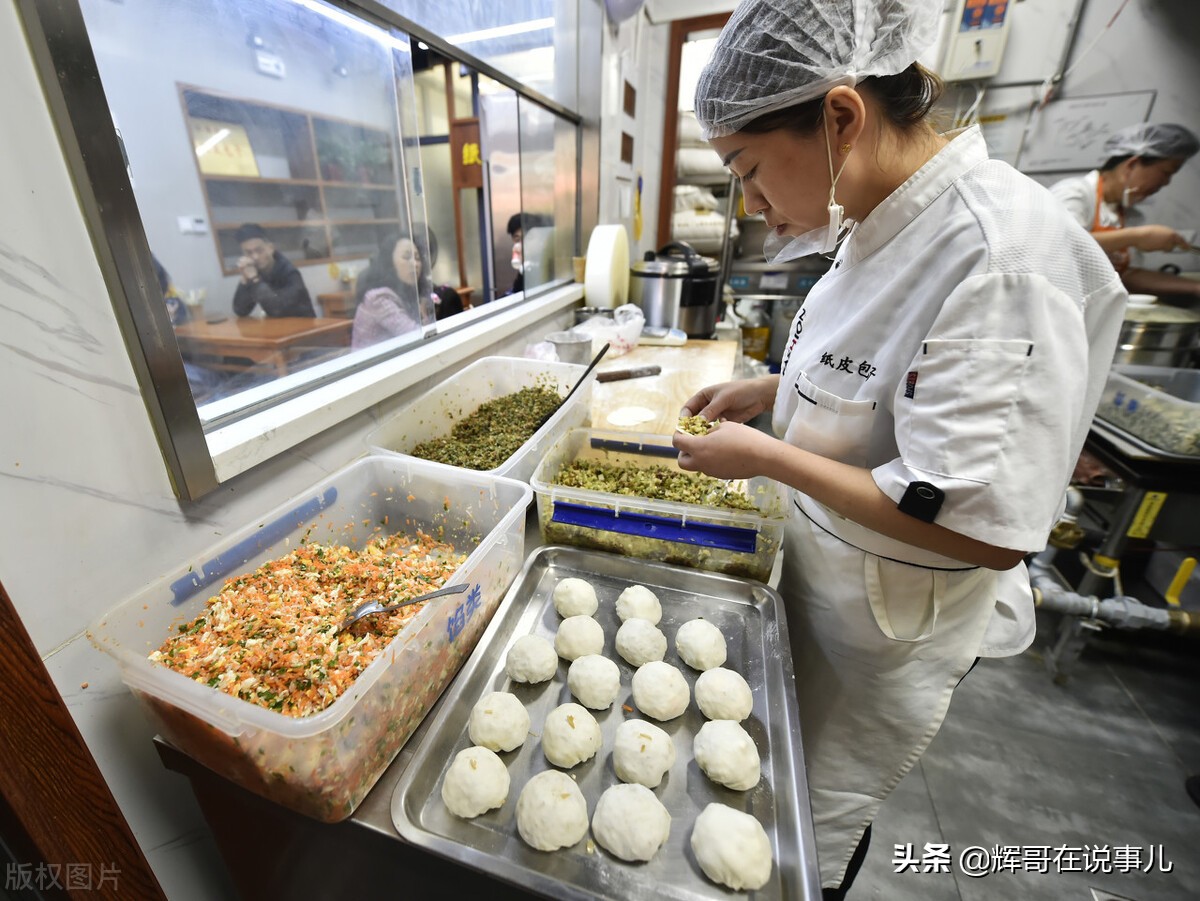 山东姑娘负债50万，创业开包子店，一年收入120万