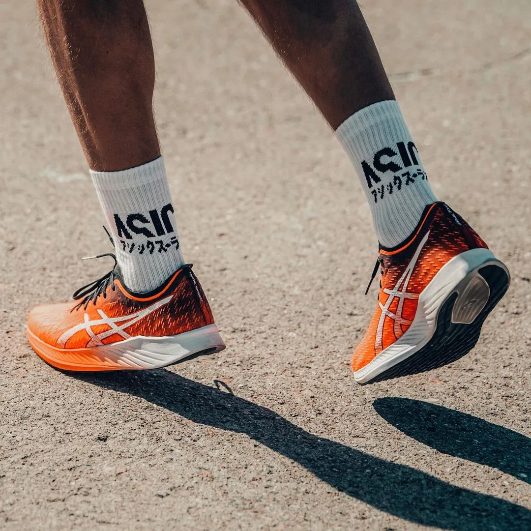 行走的中流砥柱！一篇教你ASICS跑鞋怎么选