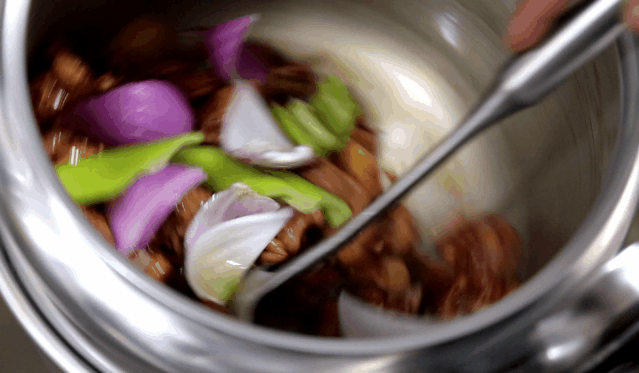 摇滚炒鸡在山西运城这么火爆，背后谁是推手？