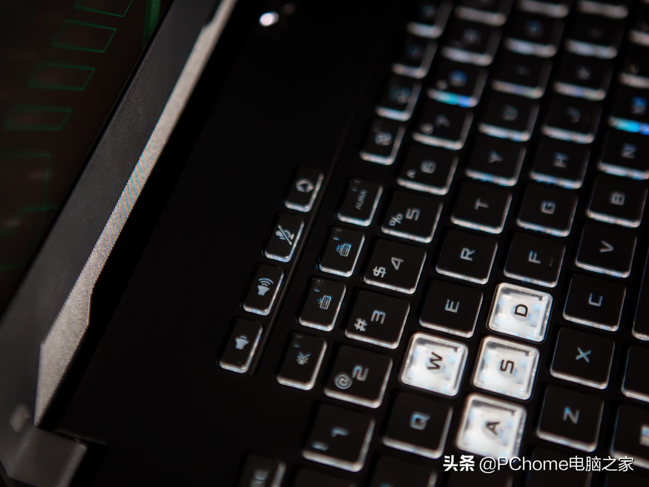 这位“六边形战士”有点萌 华硕天选3游戏本锐龙版评测