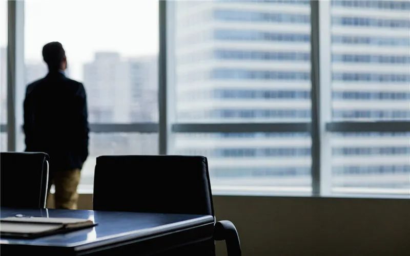 一个50岁的人，到了身无分文、山穷水尽的时候，应该怎么办？