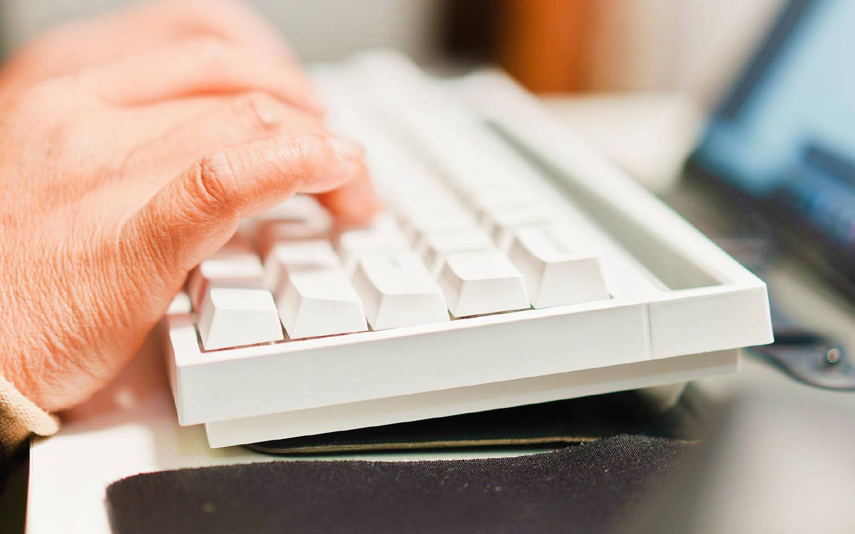 iPad的好助手，移动办公新方式，黑爵K620T提升码字效率