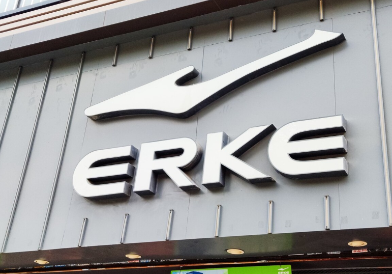 三伏天羽绒服脱销！鸿星尔克呼吁大家理性消费，网友：少管闲事