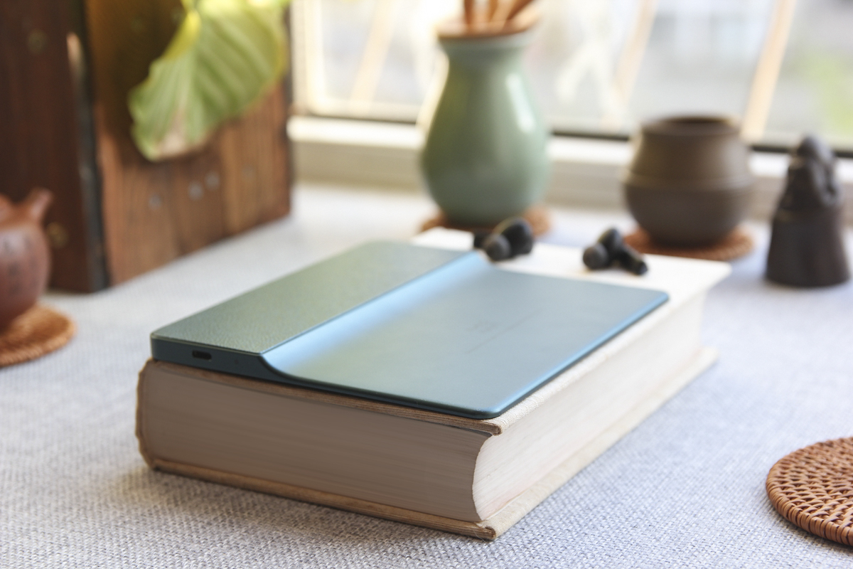 小米生态链推出“侧握式平板”，7英寸屏幕金属机身，重量仅216g