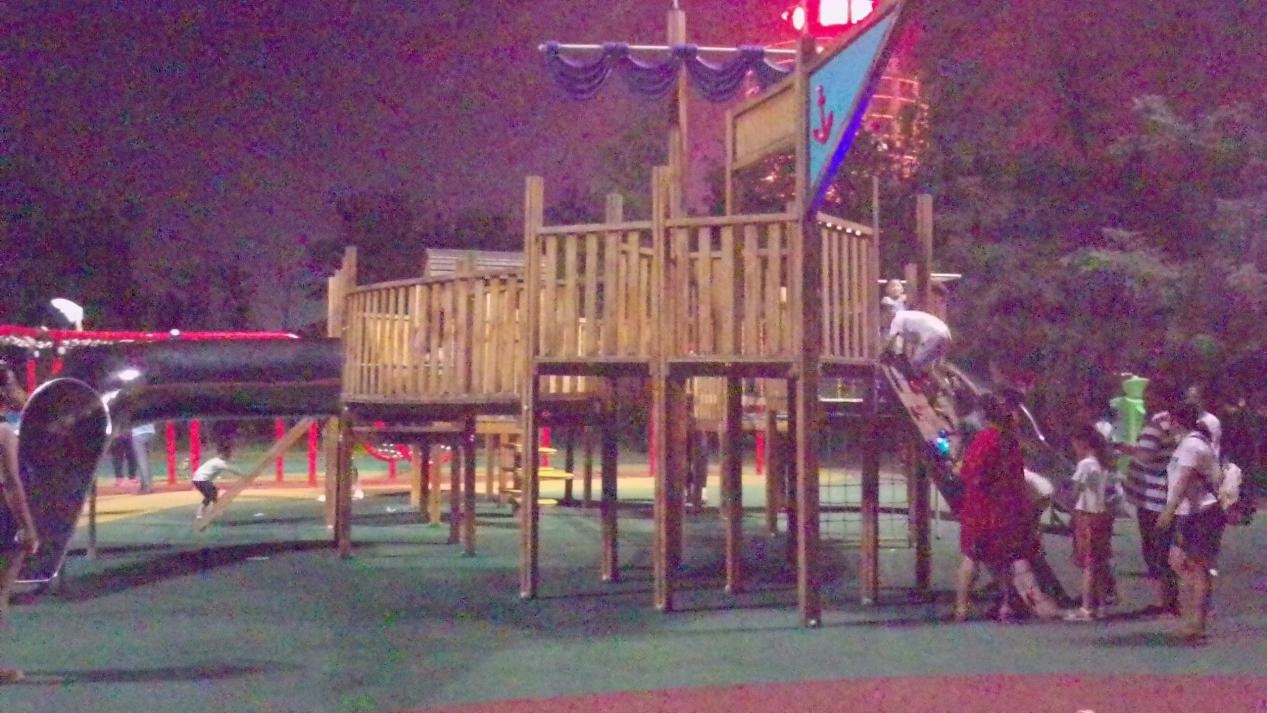 小米有品上线就爆款的全面屏手机：5英寸屏幕+修长机身，499元