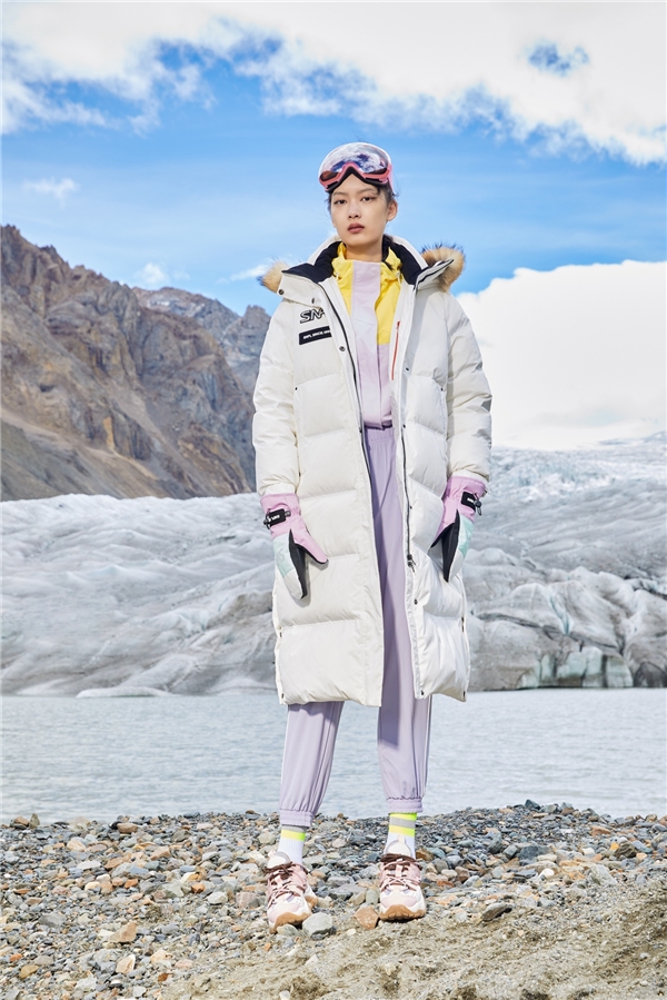 防寒保暖硬核担当，雪中飞发布高峰滑雪系列“解冻服”