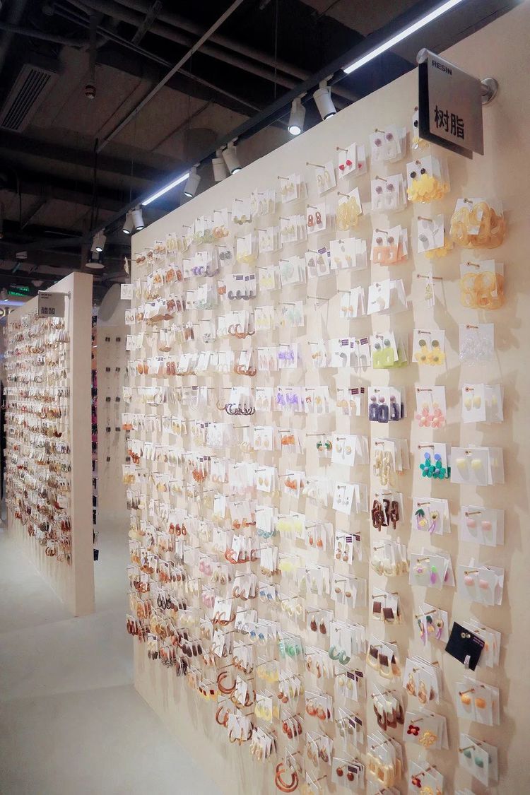 「深度」平价饰品集合店风云又起