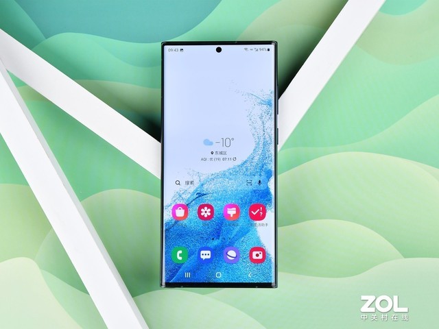 不止有等宽边框，三星Galaxy S22 Ultra屏幕还有这些“拿手好戏”