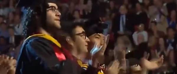 “空气香甜女”杨舒平：公费留学却诋毁祖国，如今下场太解气