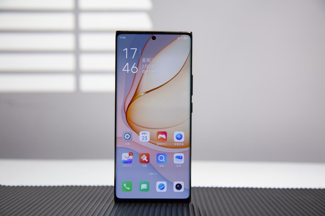 这定价香不香？努比亚Z40 Pro上阵，诚意很足但系统不受待见