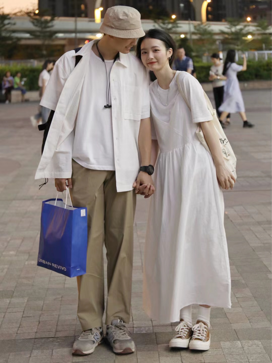 初春来一双“匡威鞋”，适合多种场合和风格，搭裙子裤子都好看