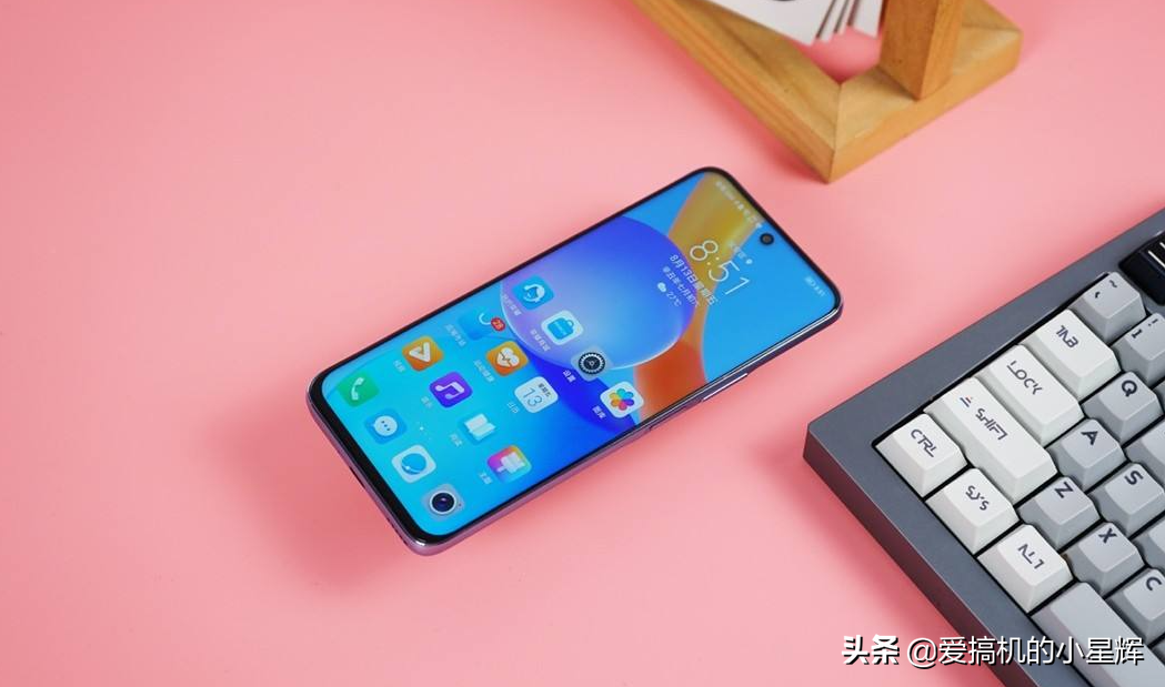 荣耀爆款千元机，现已跌至985元，8GB+128GB+6400万主摄