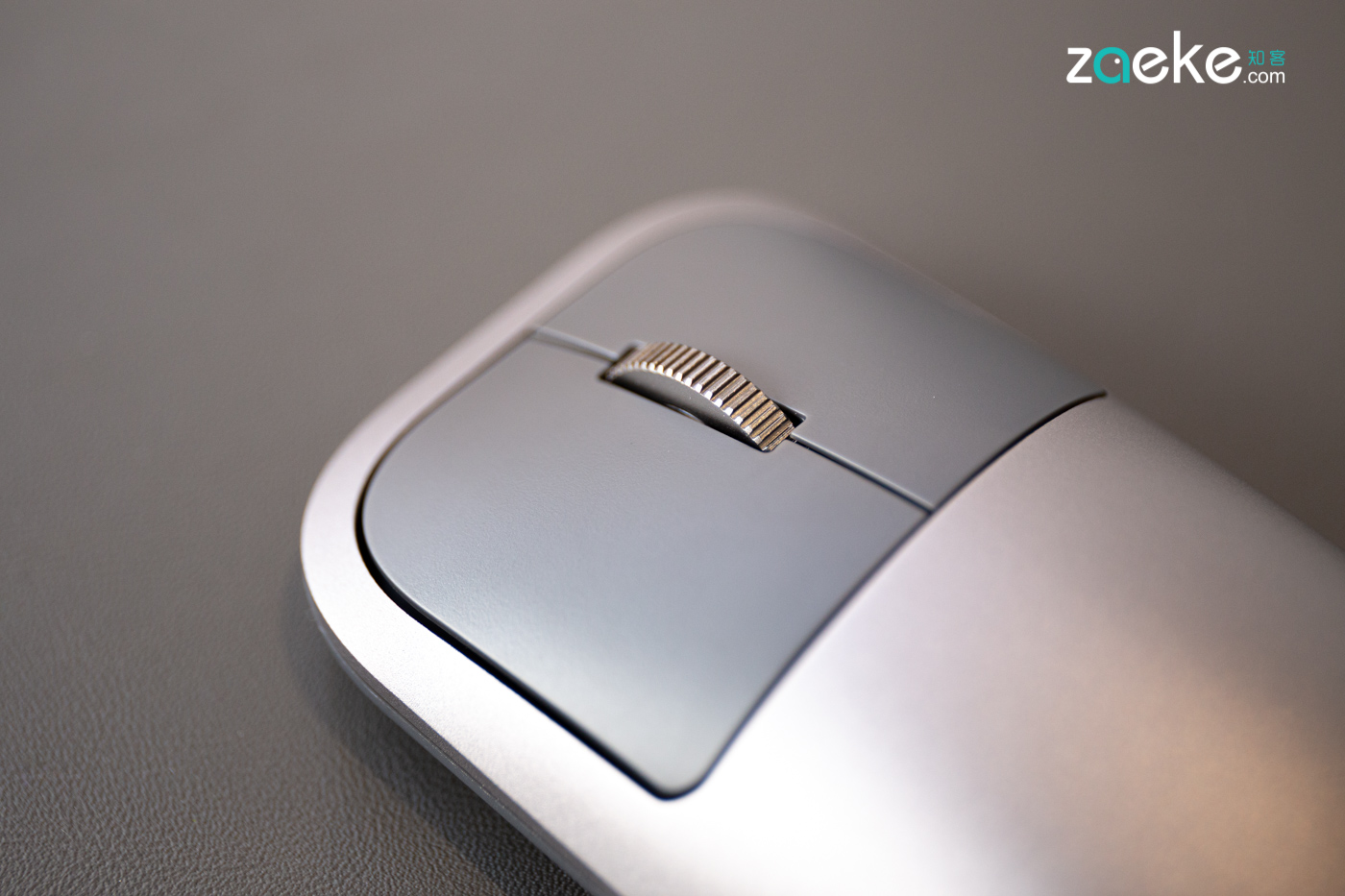 雷柏 M700 无线鼠标：是稳重的商务派，也是性价比之选