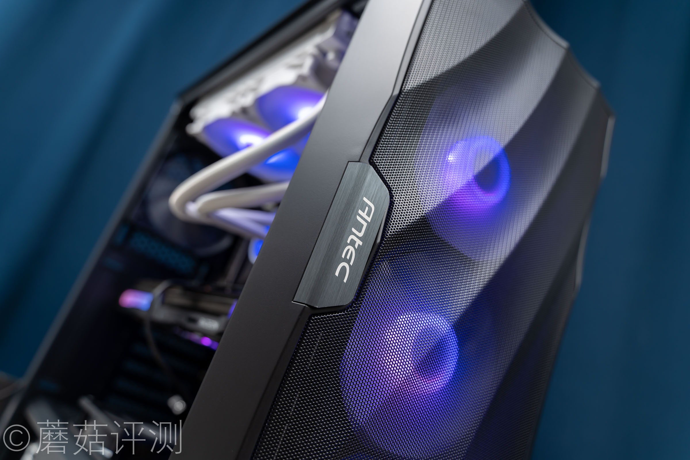 颜值出众，散热给力、华擎RX6600XT幻影电竞PGD显卡 评测