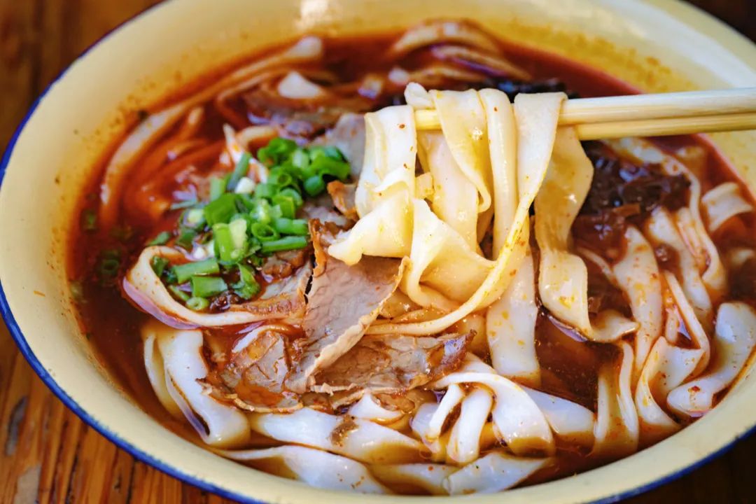 中国牛肉面图鉴，别说你只吃过兰州的