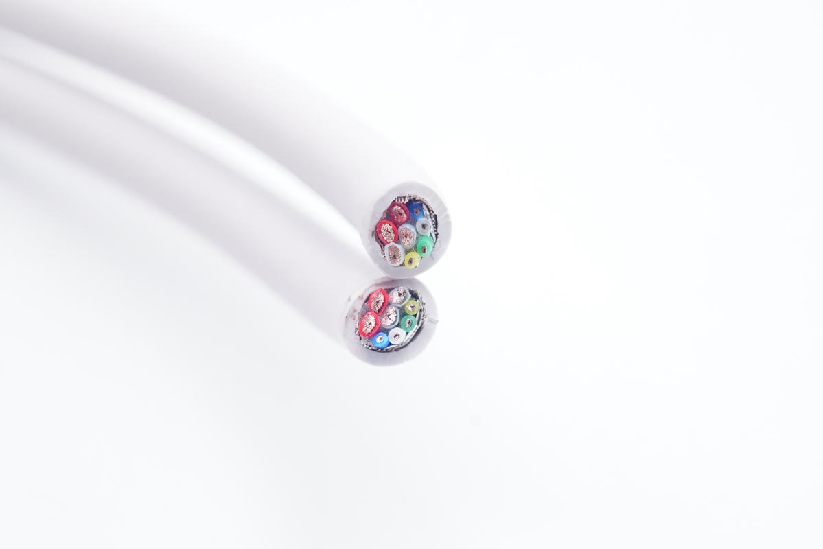 既支持100W PD快充又支持120W私有快充，小米新款超级快充CC线拆解