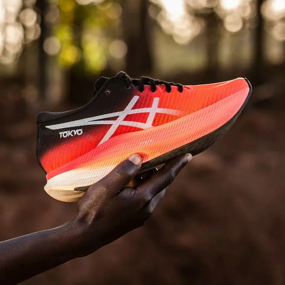 行走的中流砥柱！一篇教你ASICS跑鞋怎么选