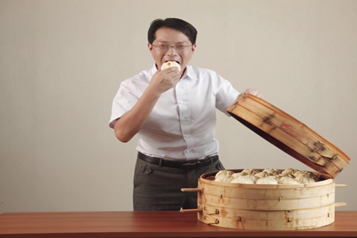 年入十亿市值百亿的最牛包子铺，离不开一个小镇神秘餐饮帮派支持